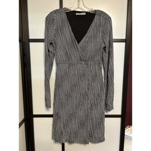 Athleta Wrap It Up Dress‎  Size XS Black White Polka Dot V-Neck Long Sleeve